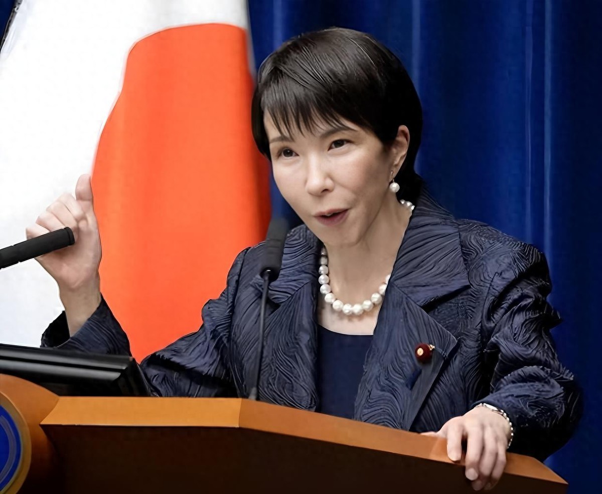 8.15日本投降纪念日，中方收到消息，高市选择收手，川普有大动作