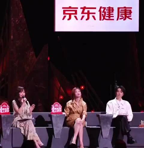 侯佩岑夸刘畊宏重拾热爱，旧相识重逢