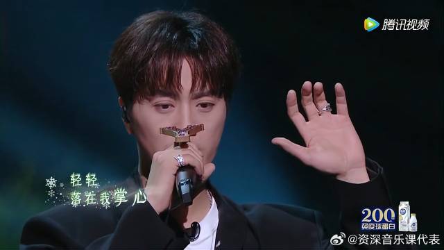 周传雄陆虎深情合唱《雪落下的声音》，画面感扑面而来丨我们的歌
