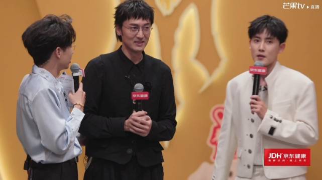 王传君选艾热pk，艾热回怼输给你才丢人