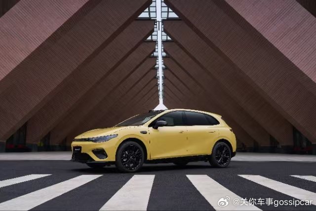 零跑Lafa5的内饰颜色选择多吗？