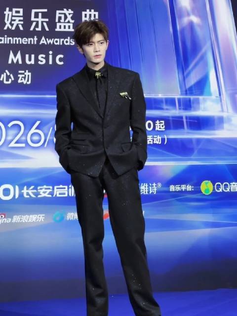 恭喜超超拿奖~ 红毯太帅了吧