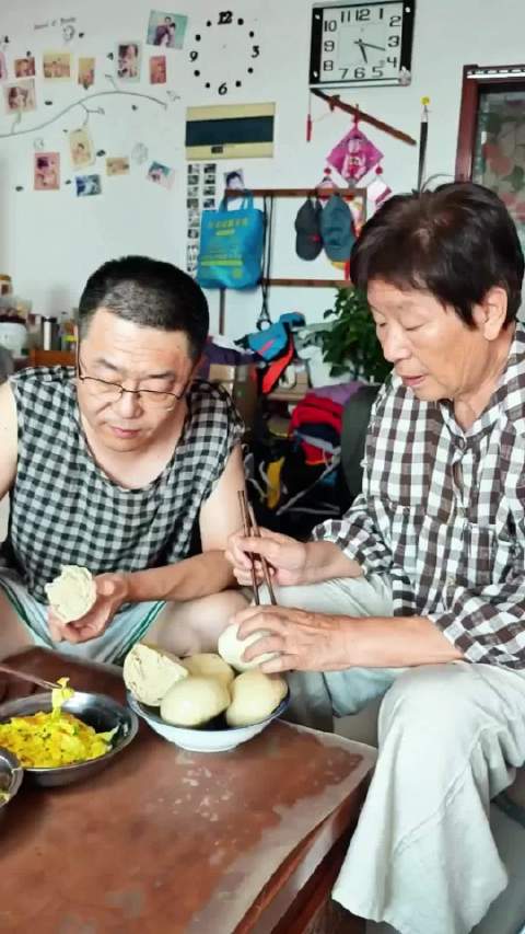 陪妈妈吃晚饭