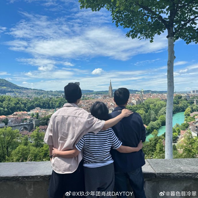 肖战爸妈探班完整版：一句“累了就回家”让人泪目