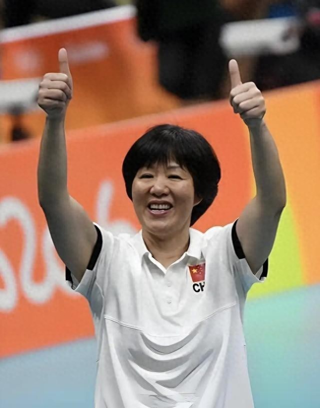 朱婷也没想到，卸任女排久居美国的郎平，因一条动态实现口碑暴涨