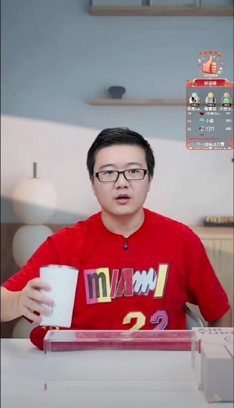 松岛辉空肩膀有伤，莱维称其状态如拳击手