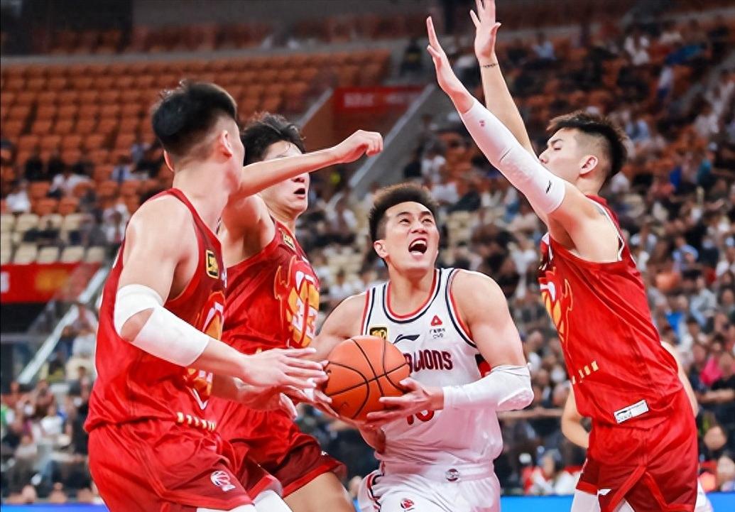 CBA重磅快讯！朱芳雨回归新职位曝光，NBA悍将正式加盟广州队！