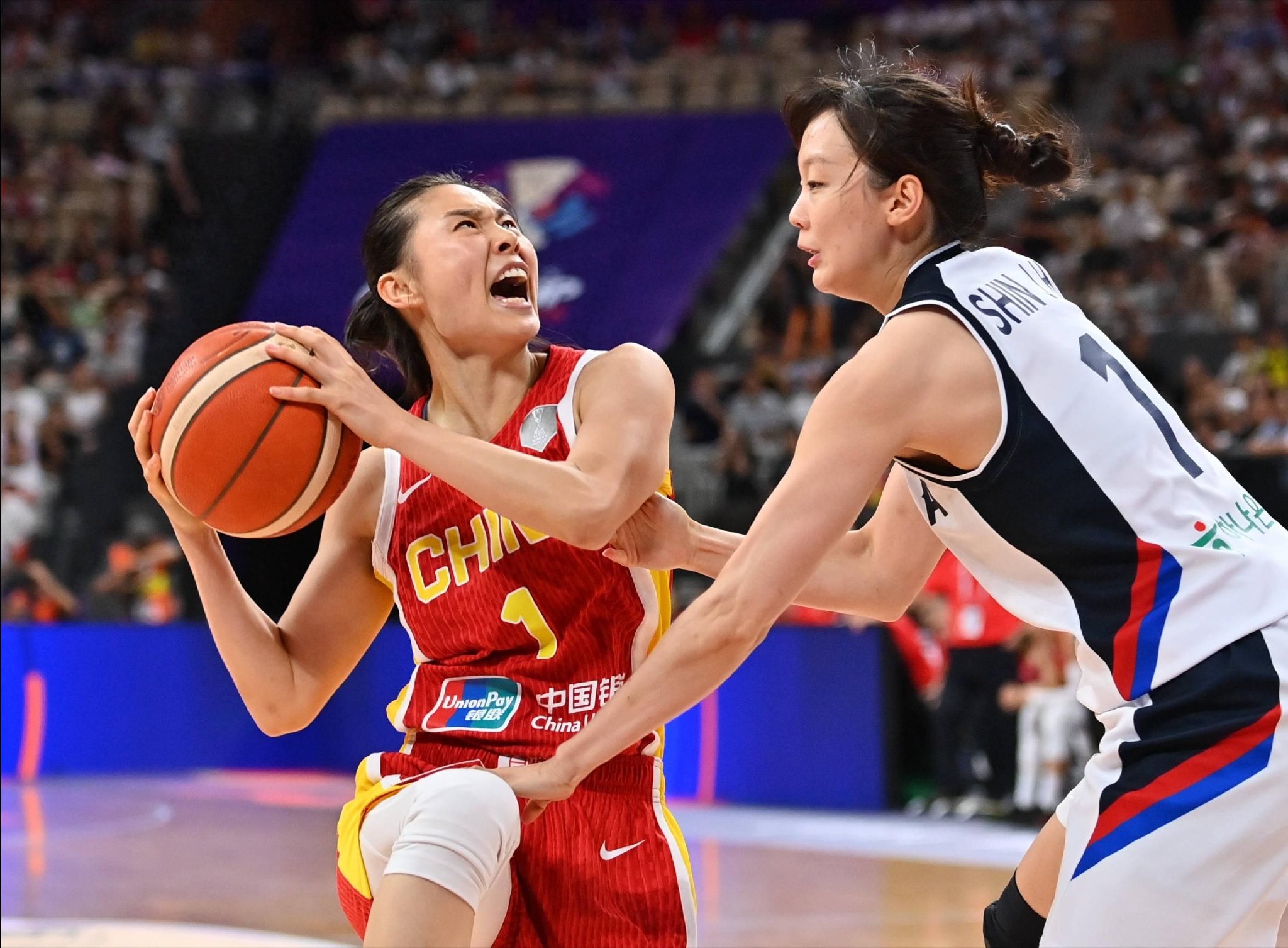 中国女篮77:88尼日利亚！王治郅怒批 没有张子宇没三分，乱成一团