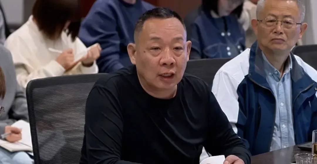 胖东来拟招聘20名刑释人员引热议 专家：招聘刑释人员存制度空白，胖东来打破歧视但不能完全借鉴丨封面深镜