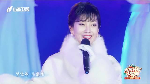 我没看完地方台蛇年春晚 这套衣服好好看