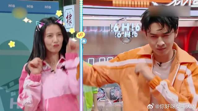 秦霄贤高圆圆舞蹈PK，不料圆圆一个动作，老秦害羞了