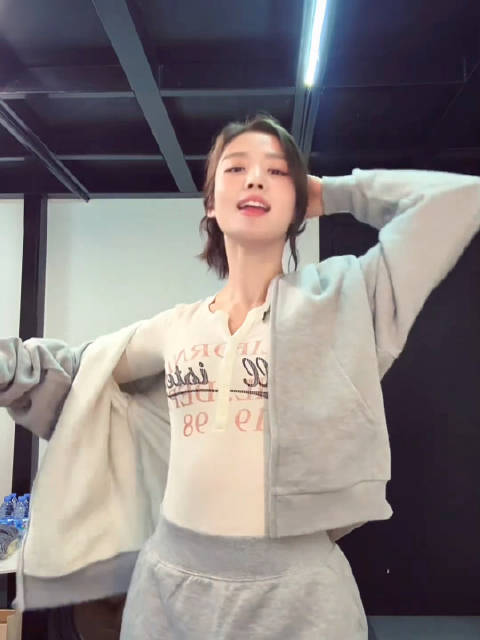下沉好像很吃这种，这几段在点赞都在是百万上
