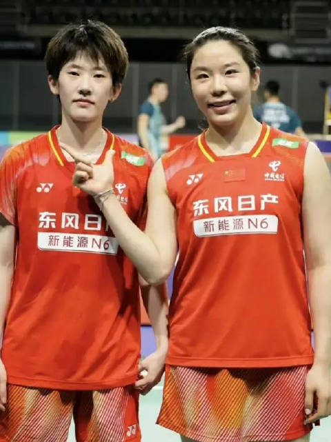 贾一凡/张殊贤31分钟光速下班！晋级16强，2-0香港组合