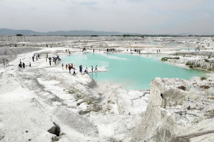 印度废料场爆红成“瑞士雪山”，实则污染严重？
