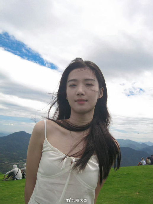 网友对卢昱晓模仿蜘蛛侠的视频评价如何？