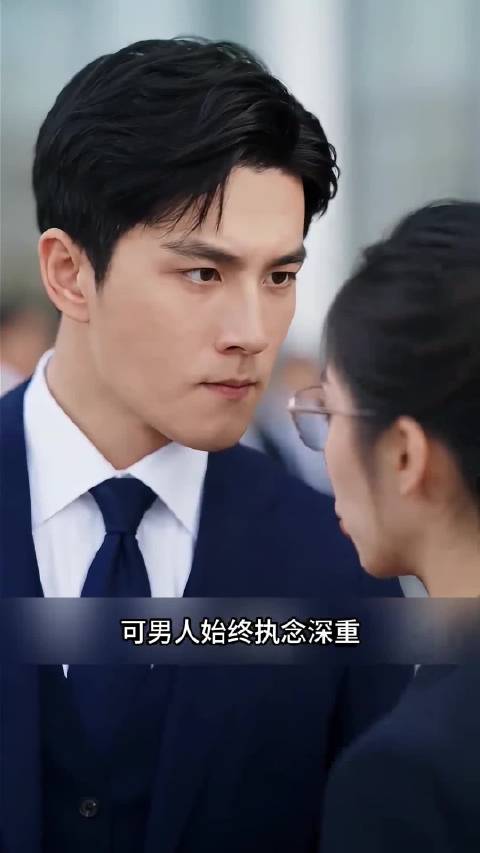 饿了三天的男人在路边随便点了一碗炒面