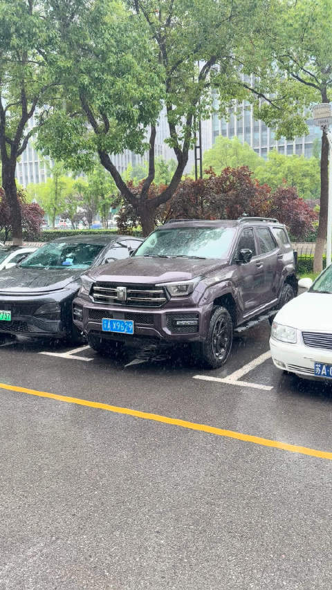 下雨天，我的紫色坦克400才能体验它的美