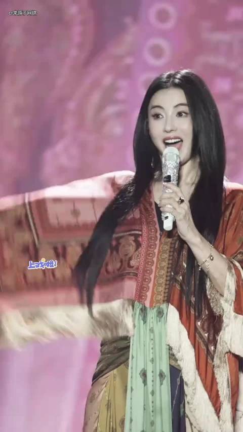 张柏芝演唱会状态明媚松弛，天亮之后就会很美
