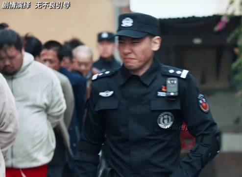 特警执行完任务突然拉肚子不幸遇到毒贩遭枪击牺牲