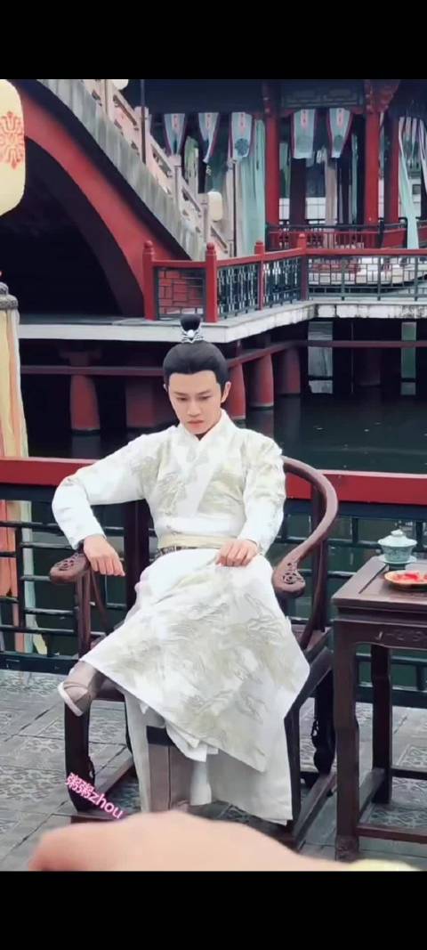 多年以后 再看见这路透 还是秒回大人怀抱