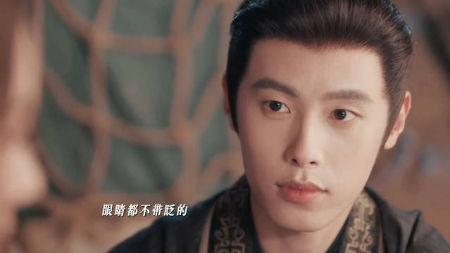 我不行了，崔少卿被女装世子美到了，盯着她挪不开眼了 ，完全沉迷了哈哈哈