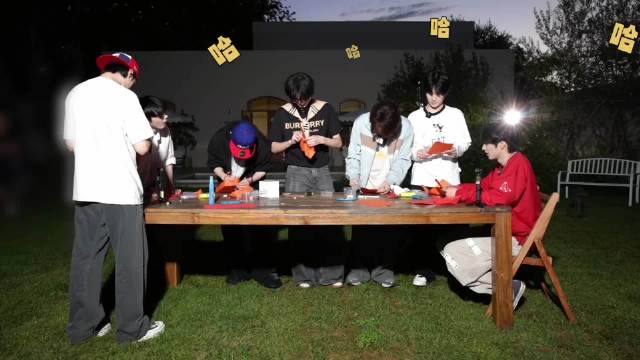 刘耀文两只小红船分一只给宋亚轩