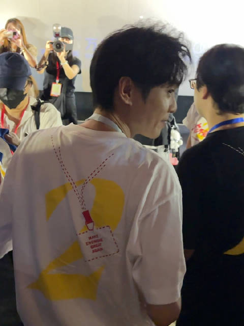 张若昀感动收粉丝心意，小昀丝互诉爱意