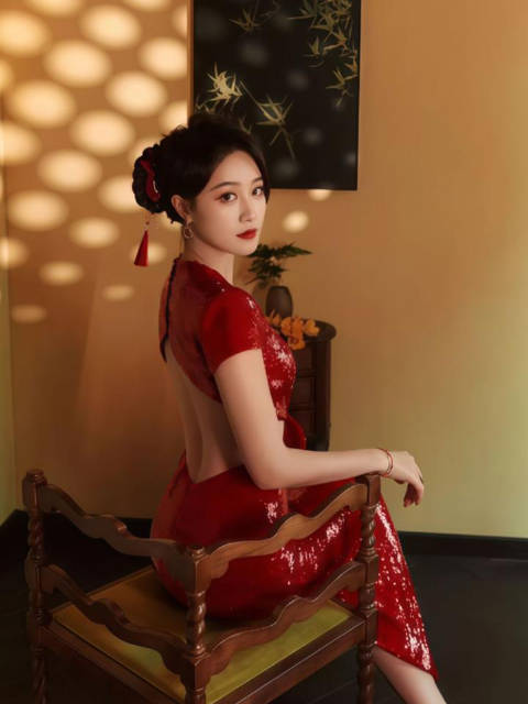 安利官上线！看蓝盈莹诠释东方雅致