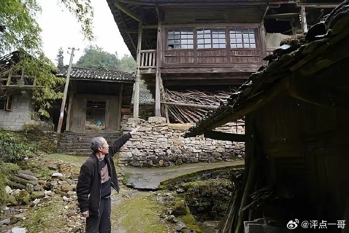 李国友在深山25年里靠什么维持生活? 李国友在深山25年里靠什么维持生活?