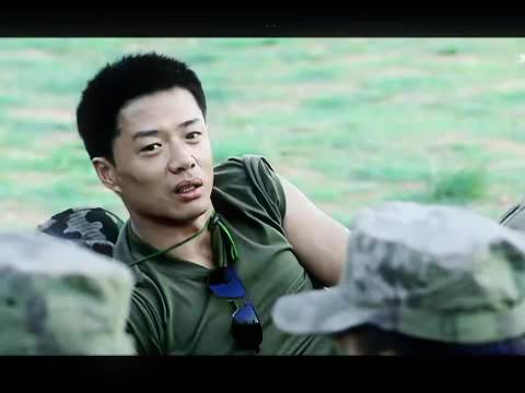 二十年零宣发照样封神，这波演员隔空联动直接把我拉回当年蹲电视机前的日子