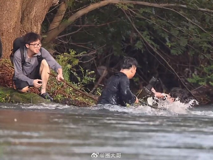 虞书欣在哪些作品中展现过“遇水出神图”名场面？