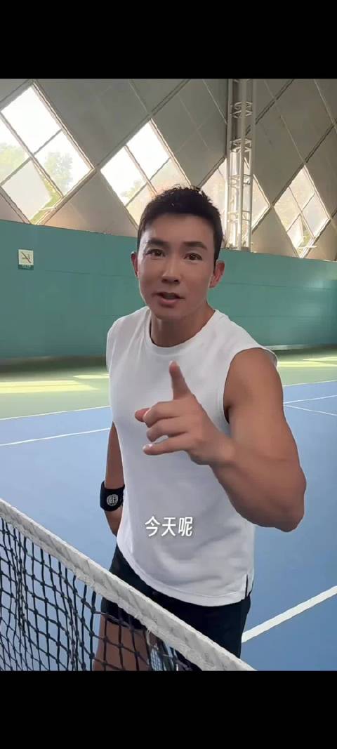 周杰伦昆凌网球对打，夫妻日常默契十足