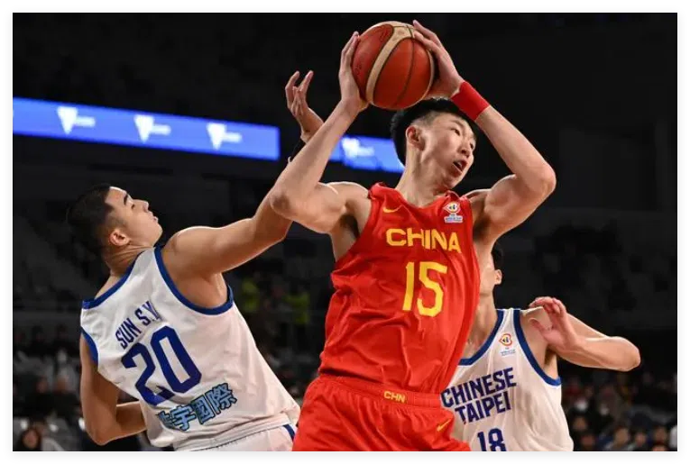 这是有伤？周琦赵睿首钢内训状态良好 郭士强为何不招进国家队？