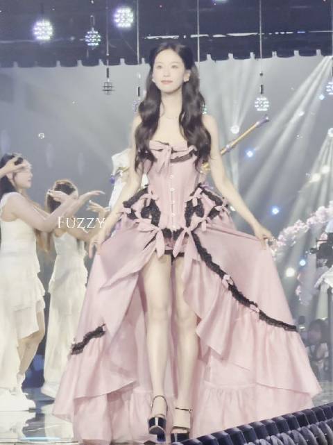如果说仙女长什么样子，我觉得可以参考陈都灵…