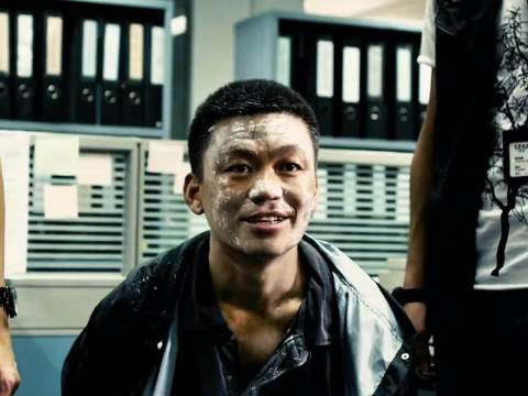 男人来警局自首