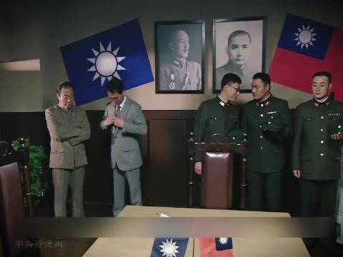 电视剧《潜伏》里，吴站长是不是知道余则成的真实身份？