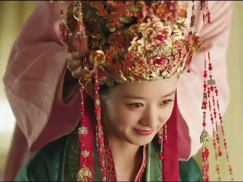 知否｜明兰大婚凤冠堪比公主，有钱有身份也未必能拥有， 赵丽颖 冯绍峰