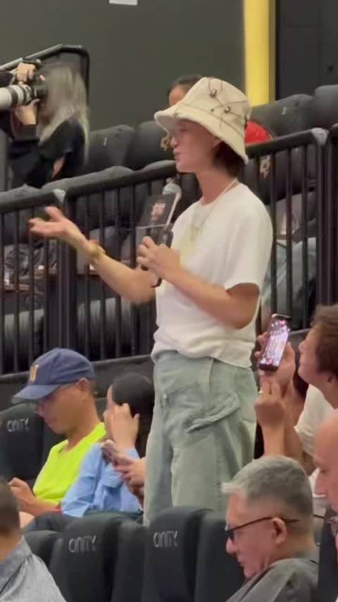 袁弘为密档练织毛衣，张歆艺认证爱徒