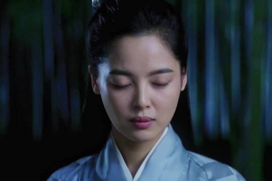 辛芷蕾新剧展现章路遥多面性，细腻表演刻画人物锋芒