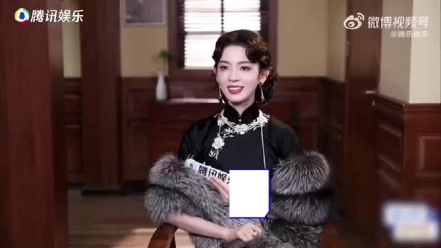 在民国悬疑剧《九门》里塑造了飒爽干练的霍仙姑
