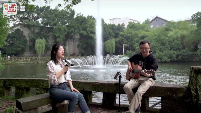 老歌翻唱《栀子花开》美女演唱，吉他伴奏: 黄较瘦