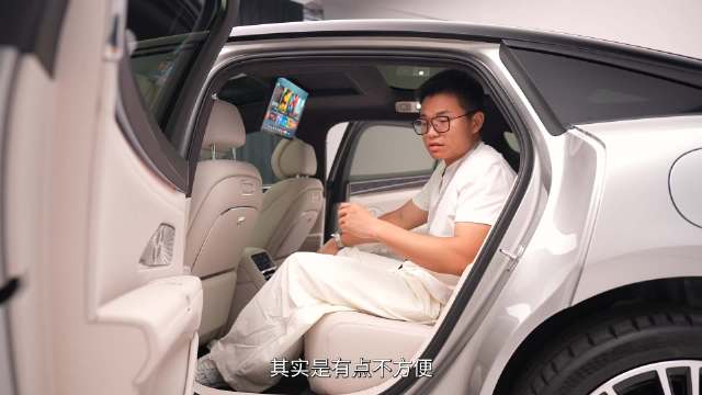 比亚迪大汉前备箱异响，空间有坡难放20寸登机箱