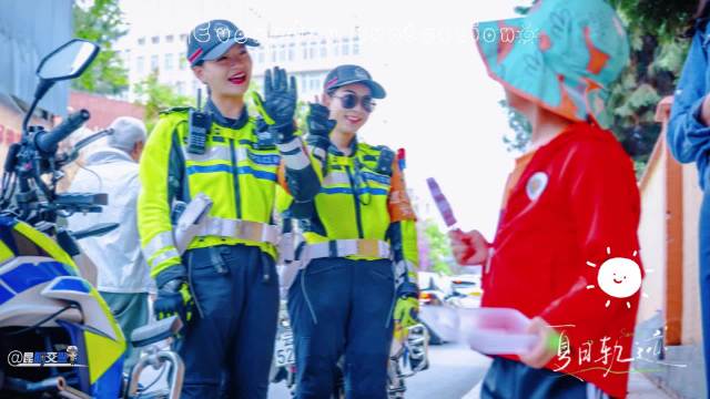 荧光绿守护路口，让每一次“看见”都通向平安