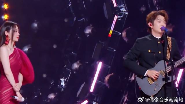 颜人中清唱《有些》，嗓音太特别干净，一定要去演唱会听！