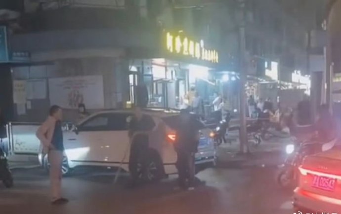 见义勇为的外卖小哥于荣先怎么看待自己的行为？