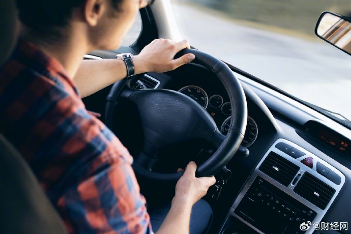 30万预算买高端电车，哪款智能驾驶体验最好？