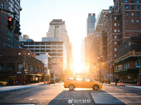 Robotaxi业务放量，小马智行商业化提速