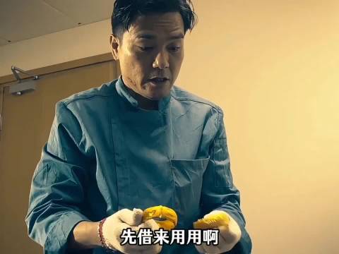 男人太贪心，居然偷走女士的金镯子，不料却酿成了大祸
