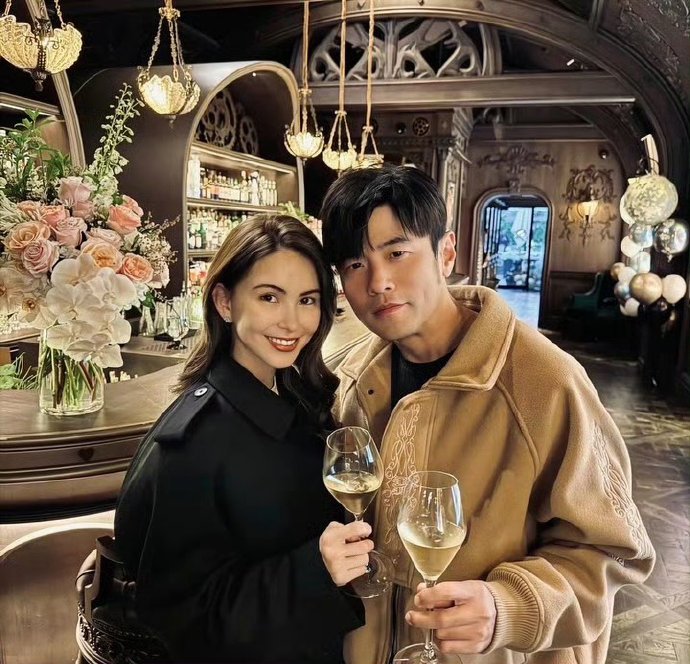 昆凌和周杰伦的婚礼是在哪里举行的？