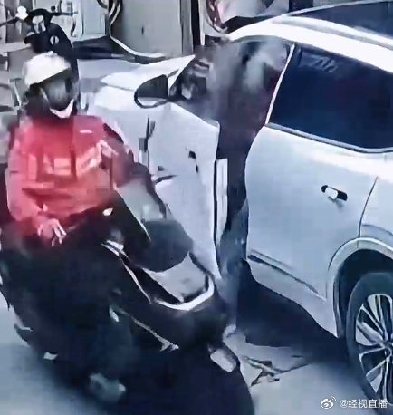 狭窄路段如何判断电动车是否逆行？